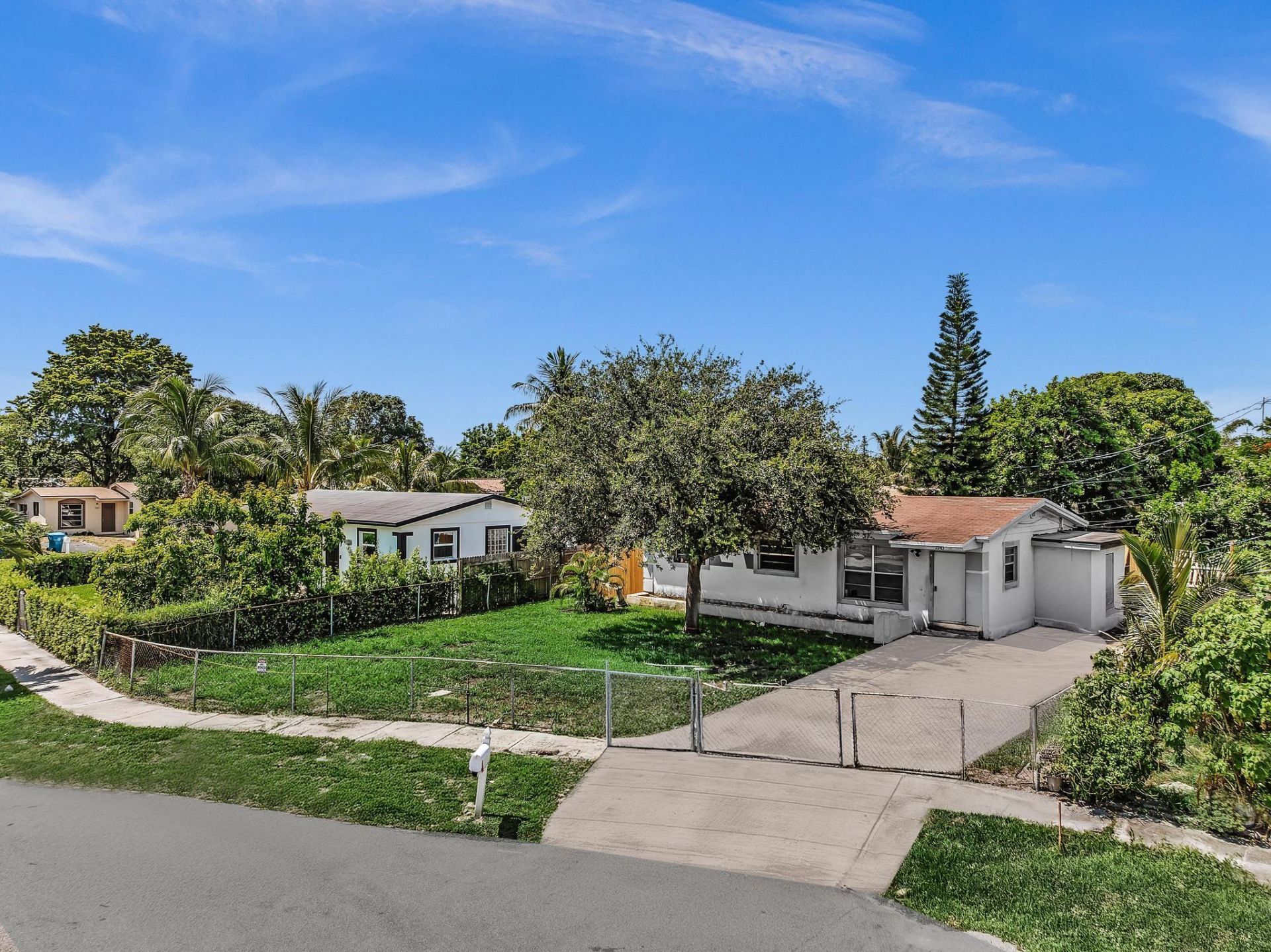 2743 NW 2nd Street, Boynton Beach, FL 33435 Photo