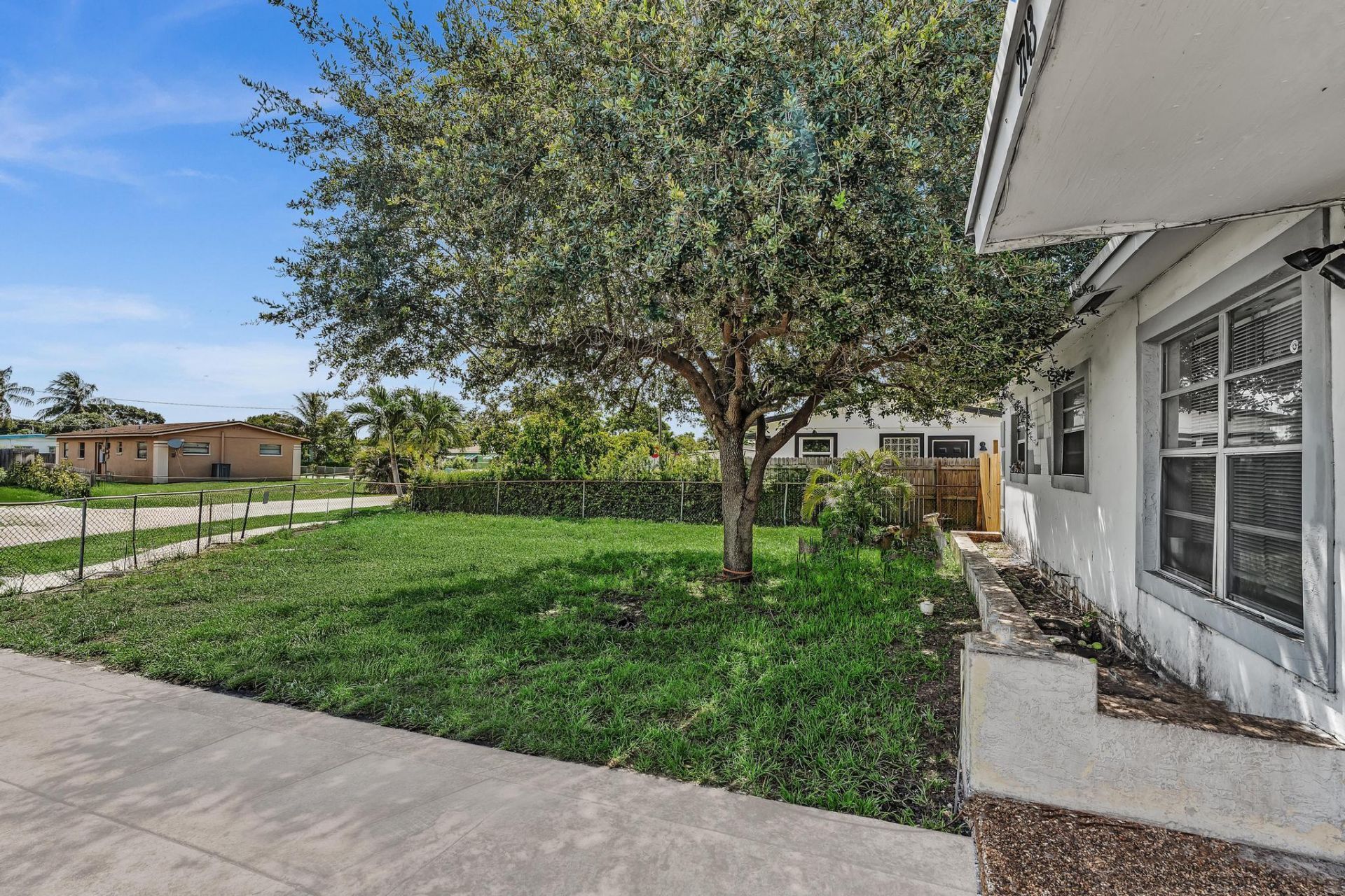 2743 NW 2nd Street, Boynton Beach, FL 33435 Photo