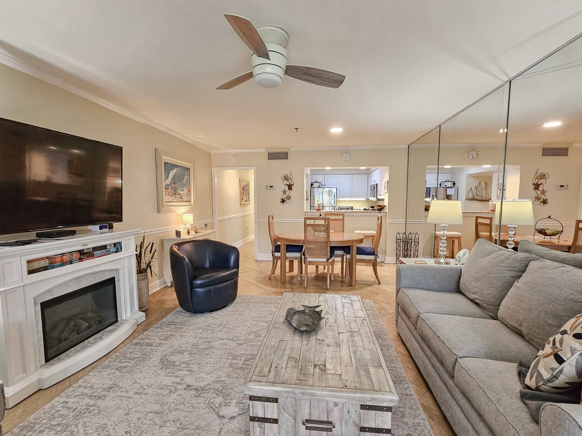 410 Melrose Pl.  Photo 11