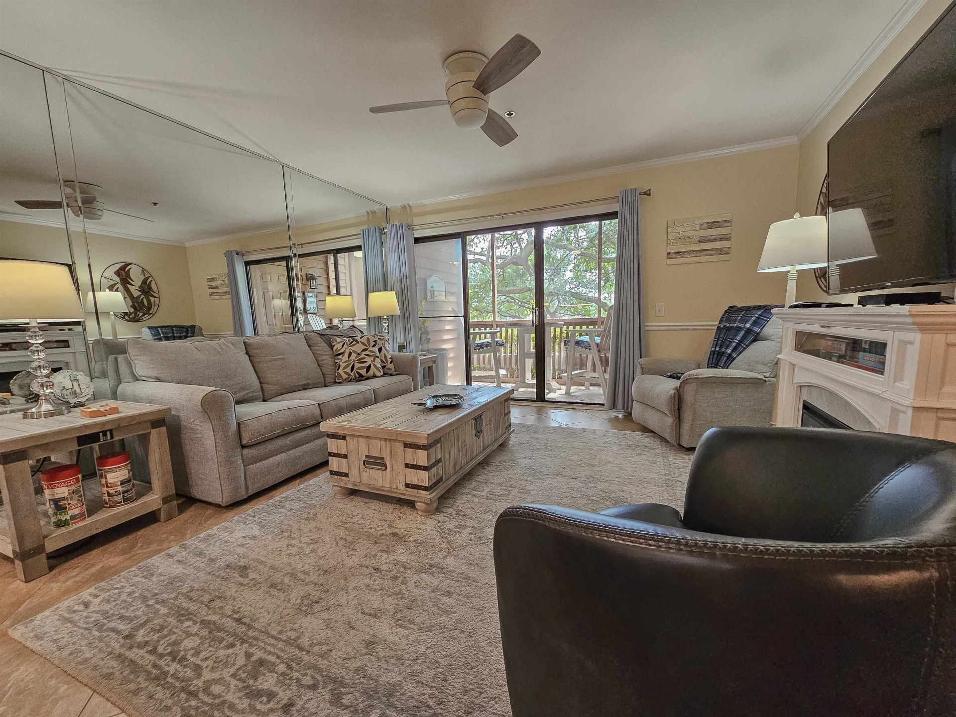 410 Melrose Pl.  Photo 14