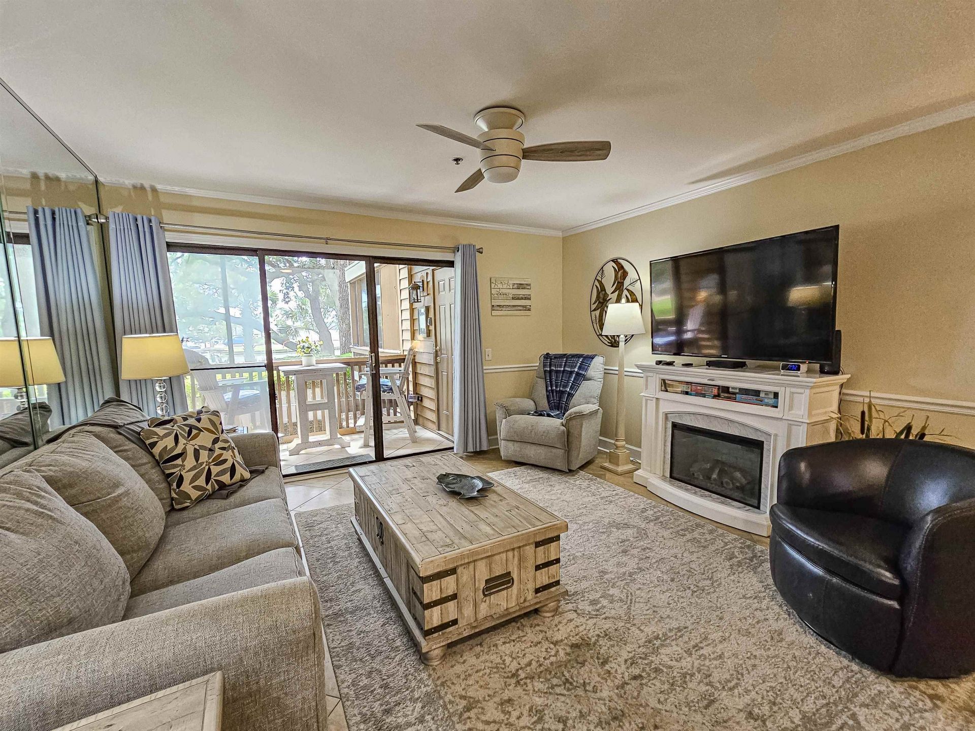 410 Melrose Pl.  Photo 16
