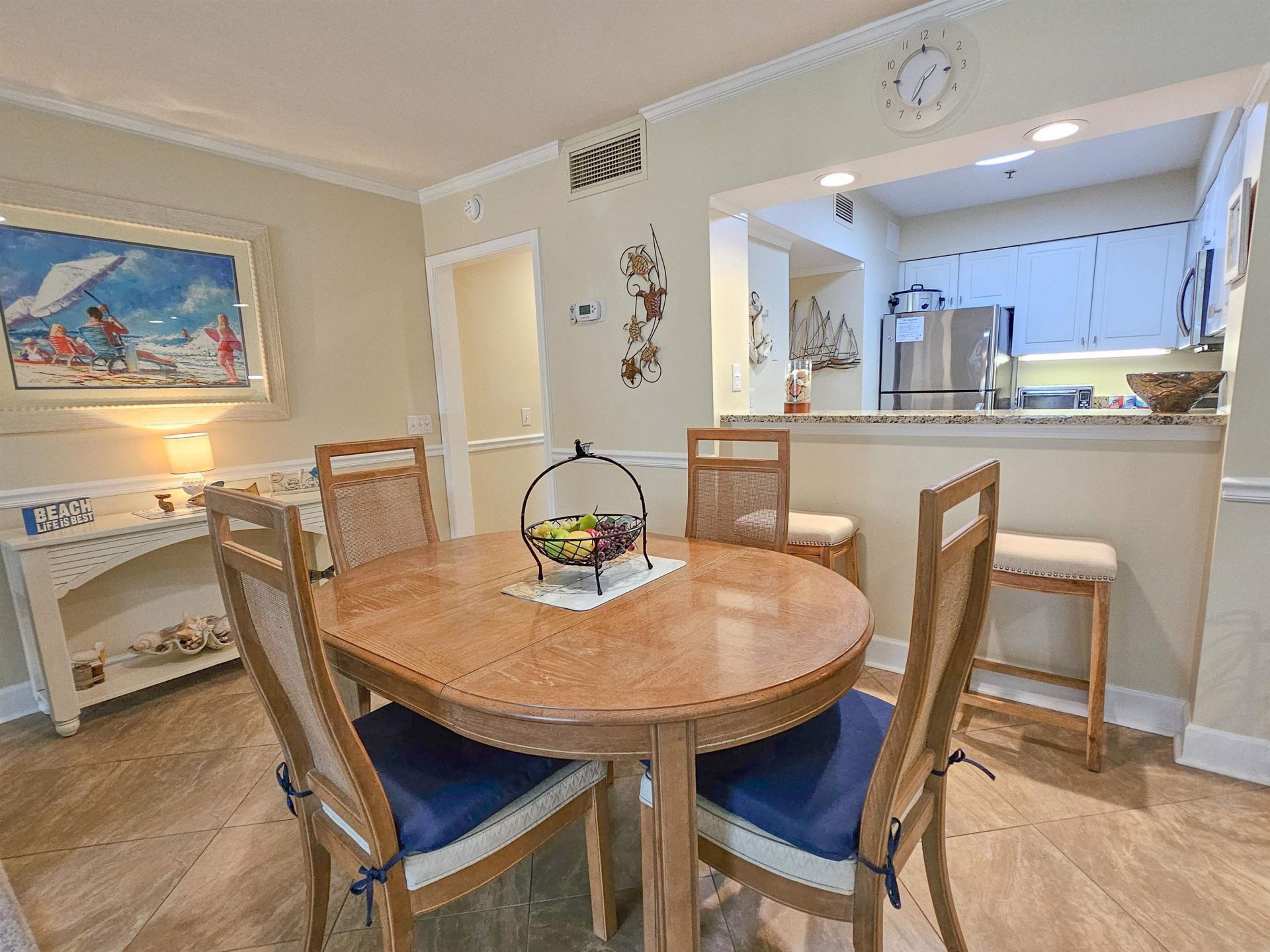 410 Melrose Pl.  Photo 17