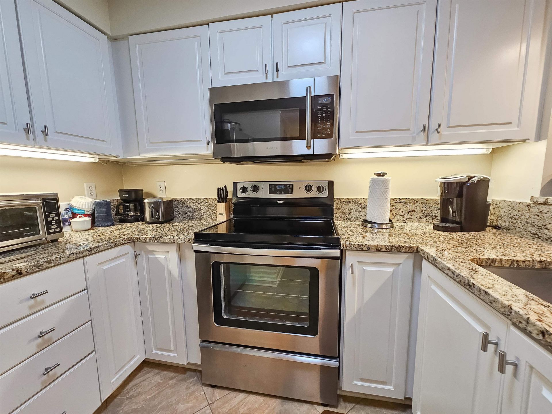 410 Melrose Pl.  Photo 22
