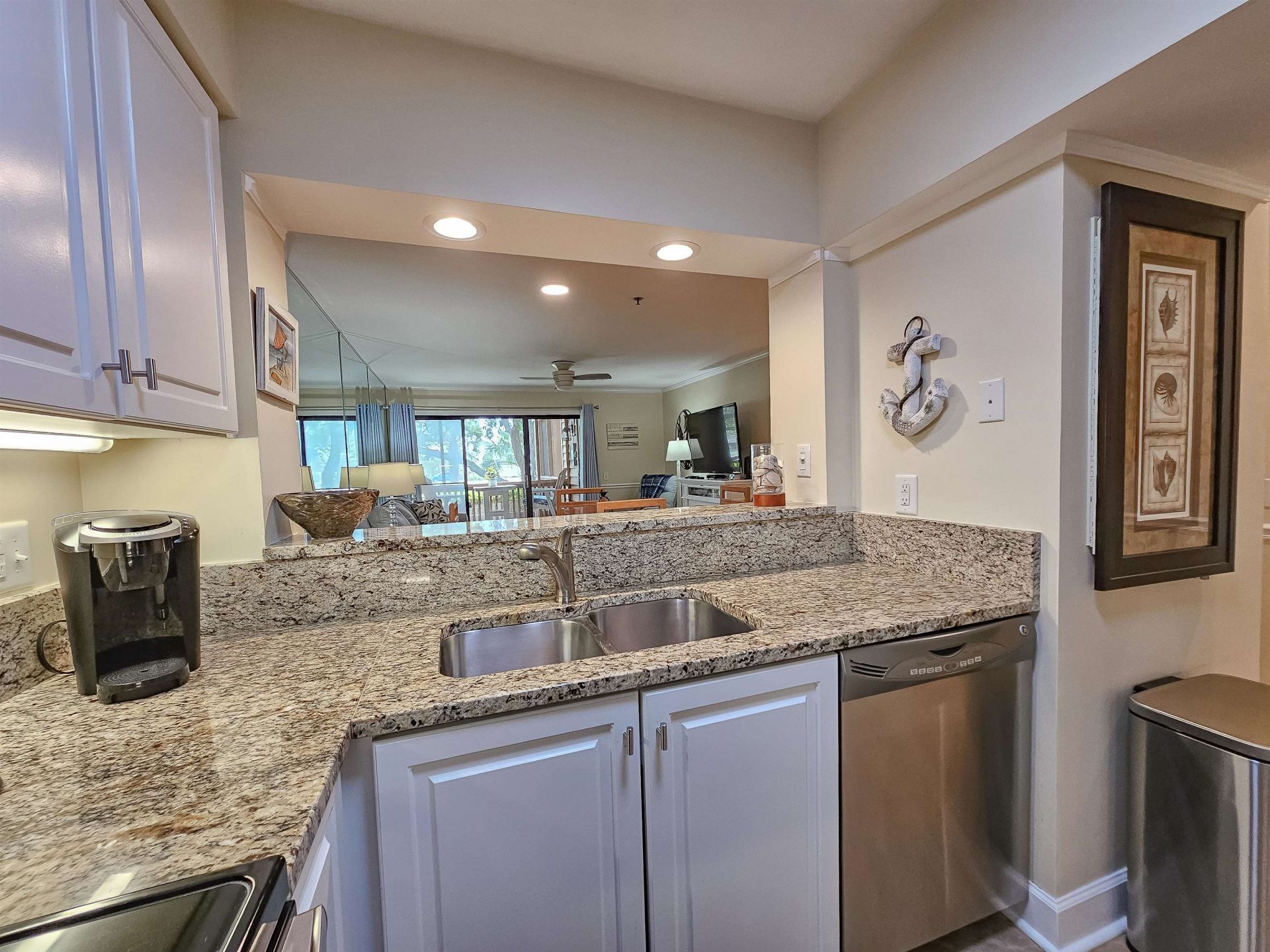 410 Melrose Pl.  Photo 23