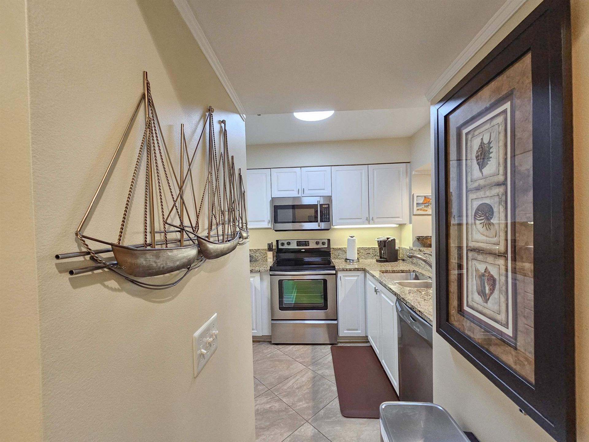 410 Melrose Pl.  Photo 24
