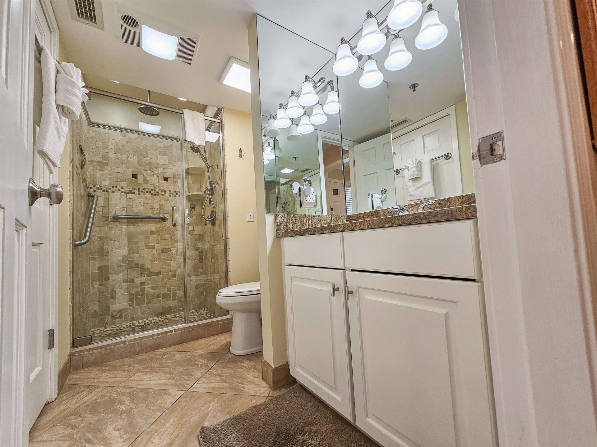 410 Melrose Pl.  Photo 28