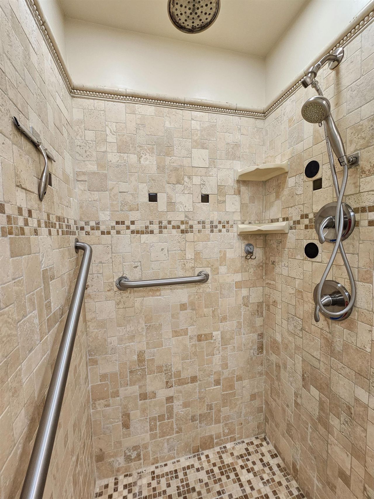410 Melrose Pl.  Photo 30