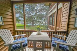 410 Melrose Pl.  photo 4
