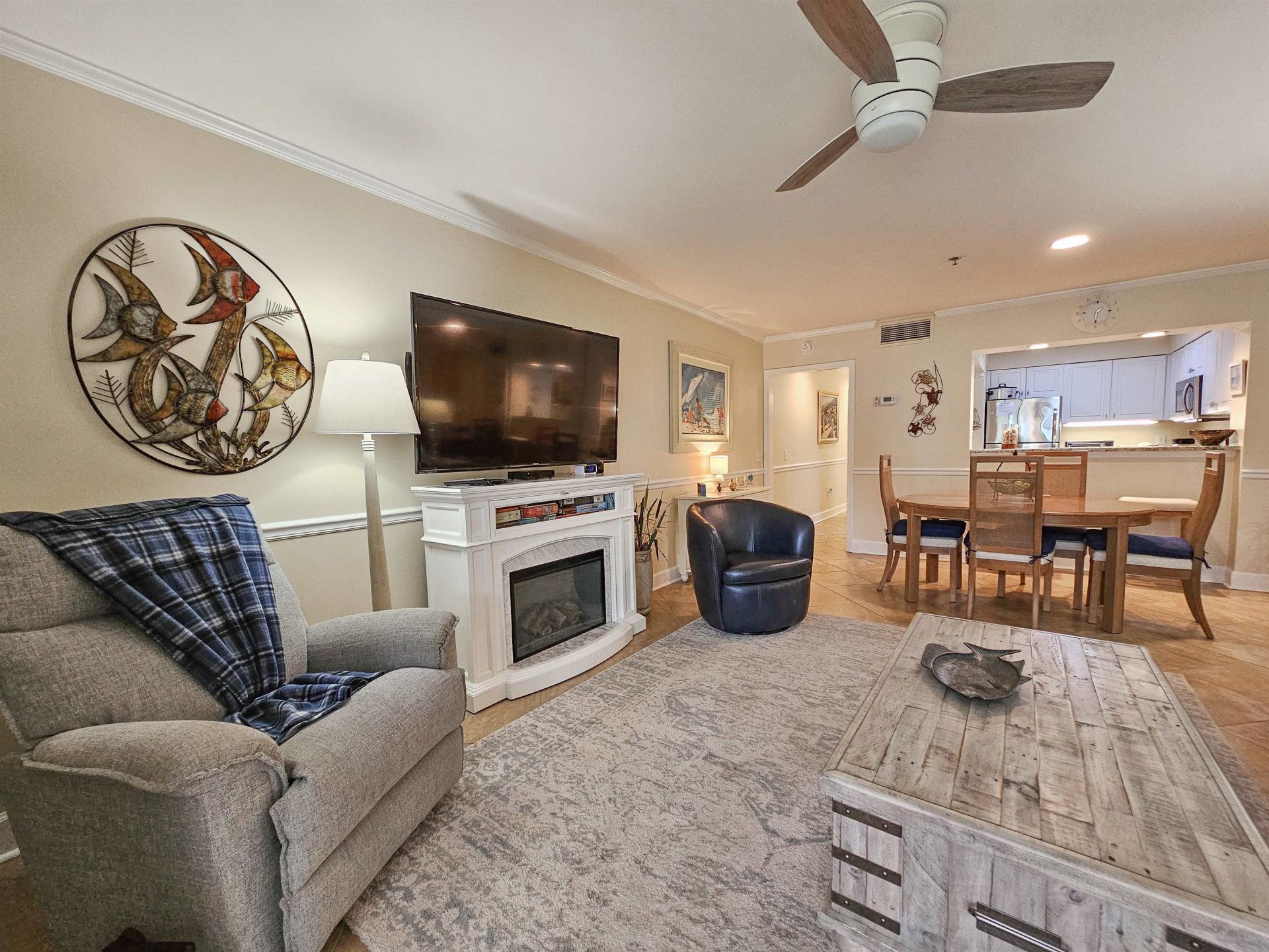410 Melrose Pl.  Photo 8