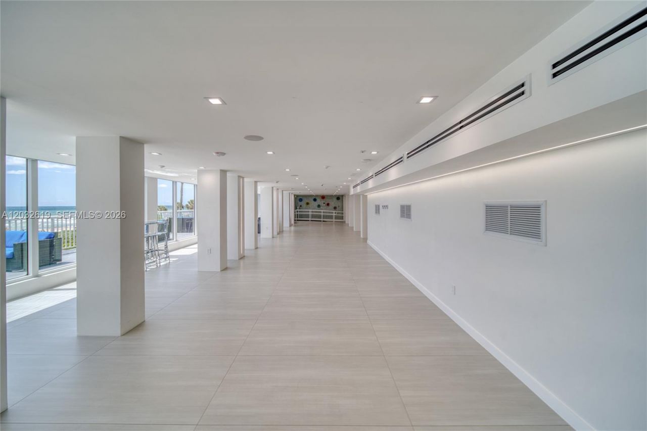 5401 Collins Ave , Unit 1135, Miami Beach, FL 33140 Photo