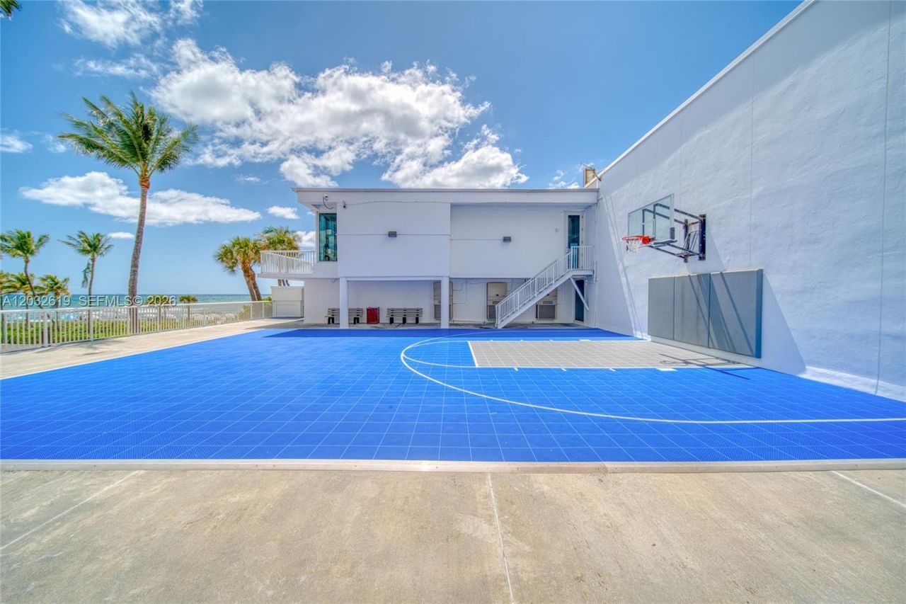 5401 Collins Ave , Unit 1135, Miami Beach, FL 33140 Photo
