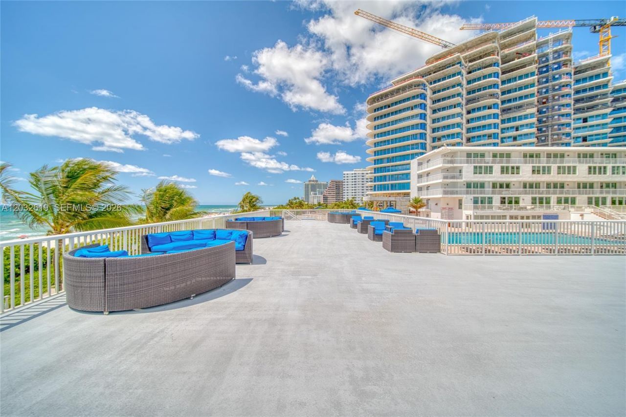 5401 Collins Ave , Unit 1135, Miami Beach, FL 33140 Photo