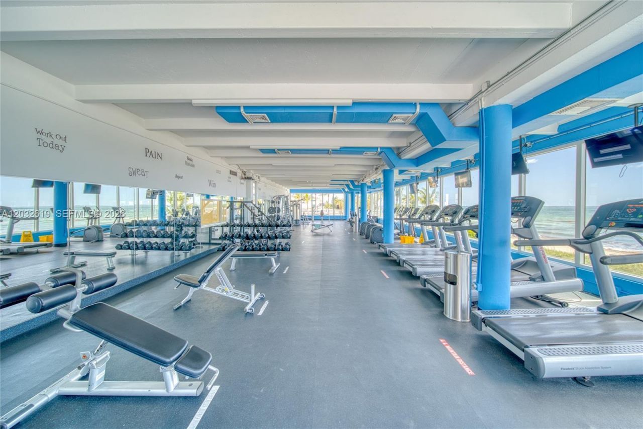 5401 Collins Ave , Unit 1135, Miami Beach, FL 33140 Photo