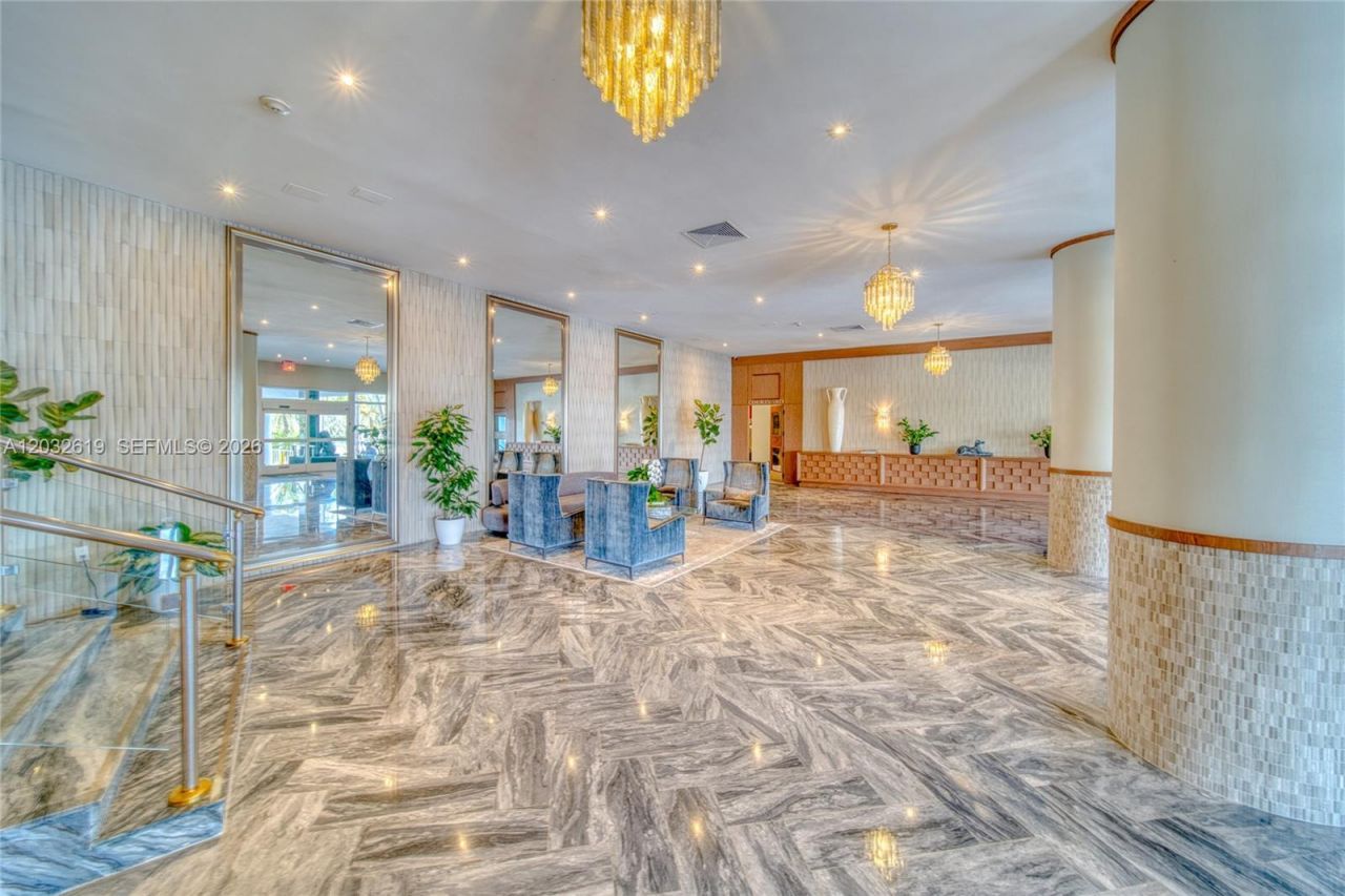 5401 Collins Ave , Unit 1135, Miami Beach, FL 33140 Photo