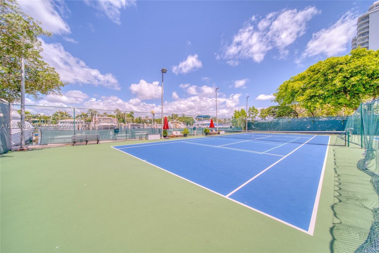 5401 Collins Ave , Unit 1135, Miami Beach, FL 33140 Photo
