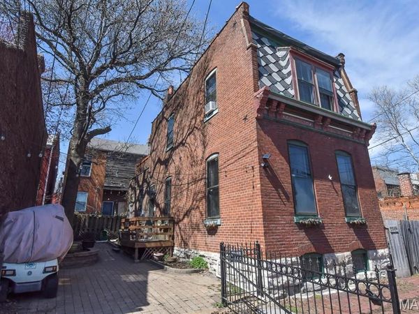 2350 S 10th Street, St Louis, MO 63104