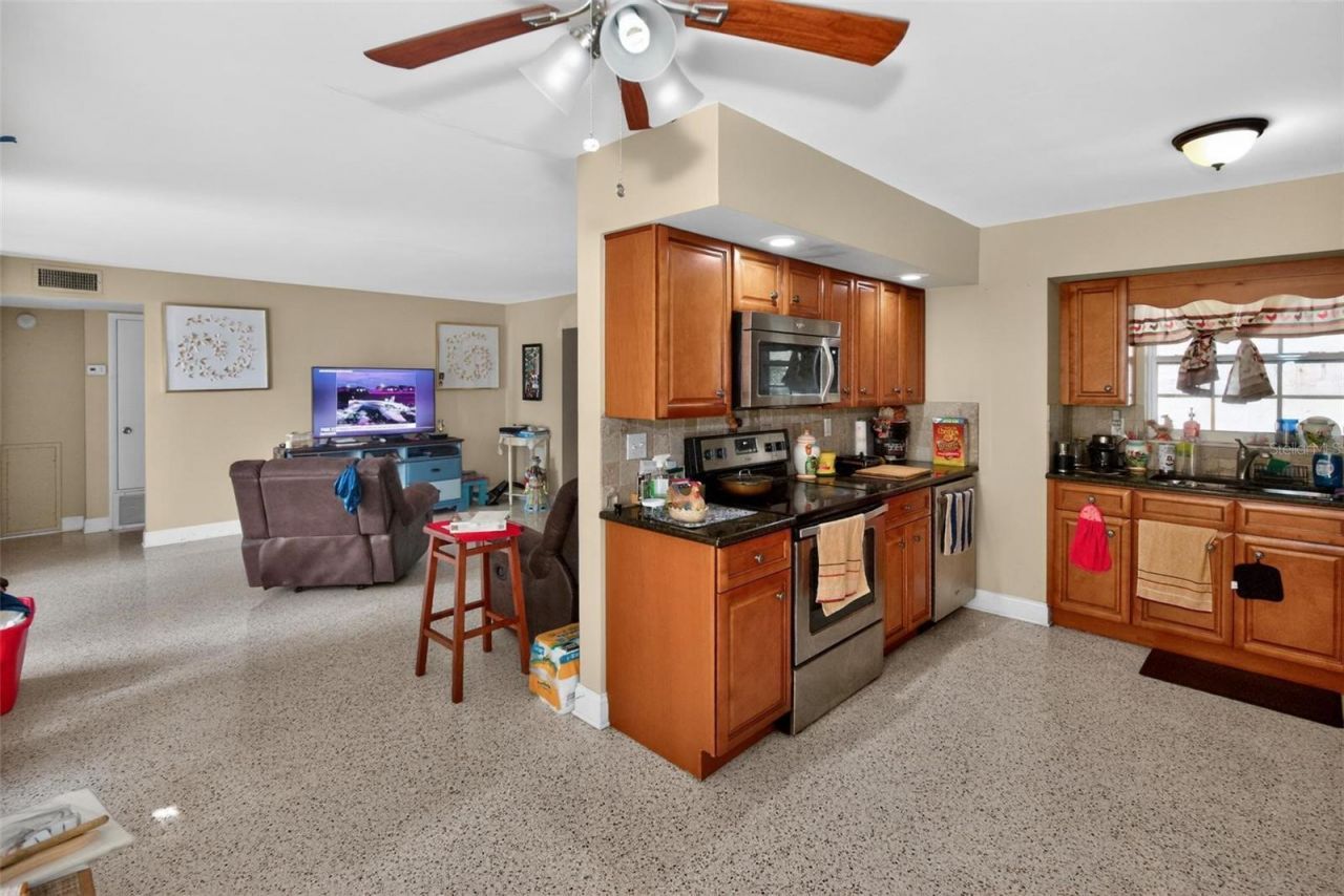 3232 59th Way N, Saint Petersburg, FL 33710 Photo