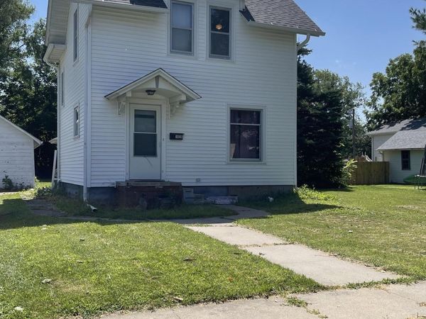 1026 Summer Street, Grinnell, IA 50112