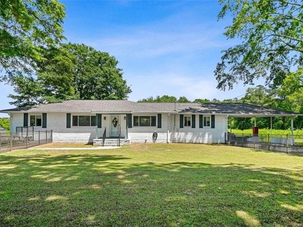 26764 Highway 85 , Senoia, GA 30276