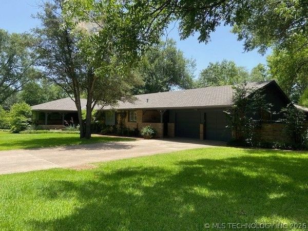 2002 Cloverleaf Place, Ardmore, OK 73401