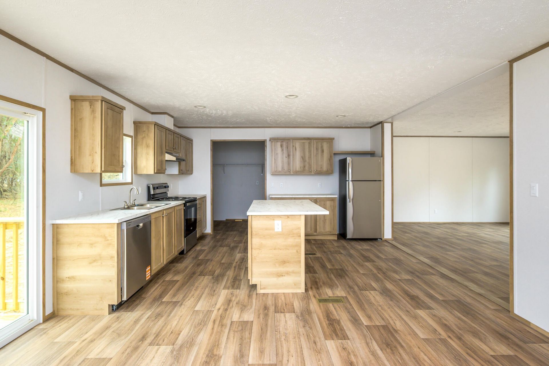 147 Firethorn Court Photo 12