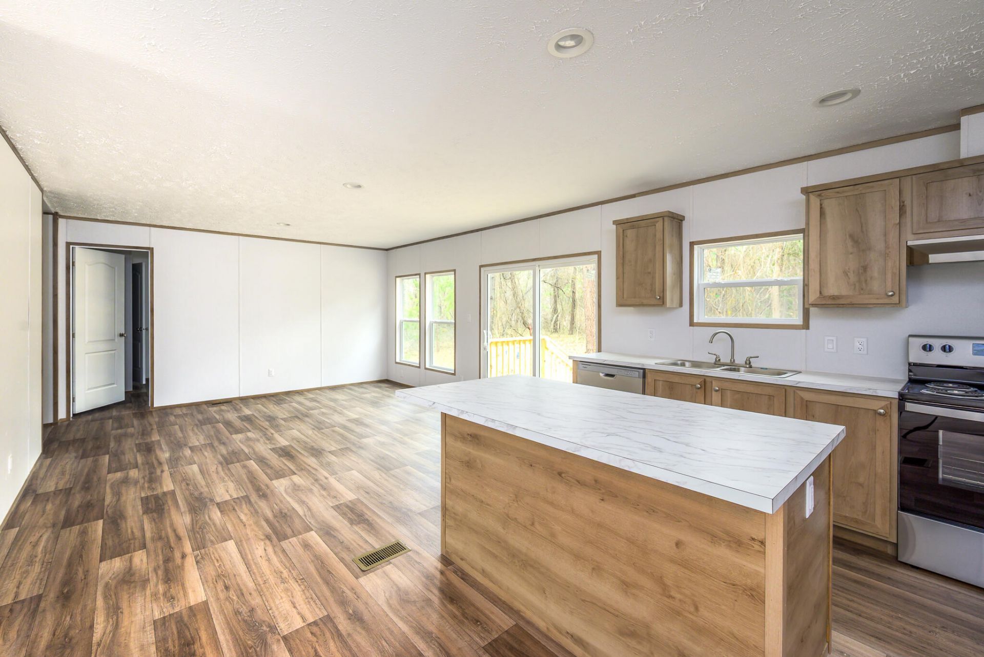 147 Firethorn Court Photo 16