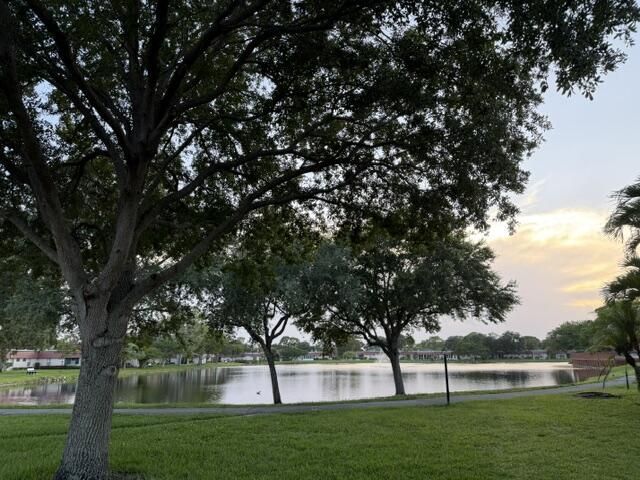 542 Franconia Circle, Lake Worth, FL 33467 Photo