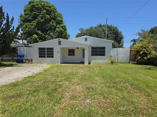 1215 NE 182nd St , North Miami Beach, FL 33162
