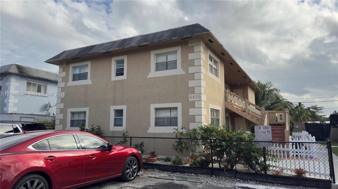 5870 NW 16th Pl, Unit 4, Sunrise, FL 33313 Photo