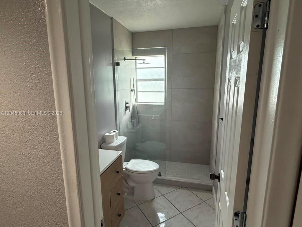 5870 NW 16th Pl, Unit 4, Sunrise, FL 33313 Photo