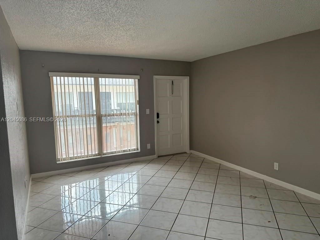 5870 NW 16th Pl, Unit 4, Sunrise, FL 33313 Photo
