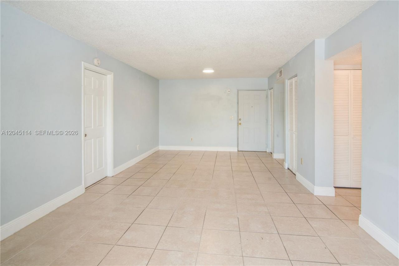 8200 SW 210th St , Unit 111, Cutler Bay, FL 33189 Photo