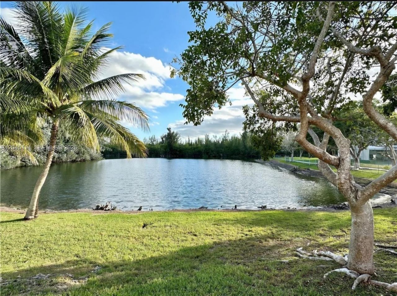 8200 SW 210th St , Unit 111, Cutler Bay, FL 33189 Photo