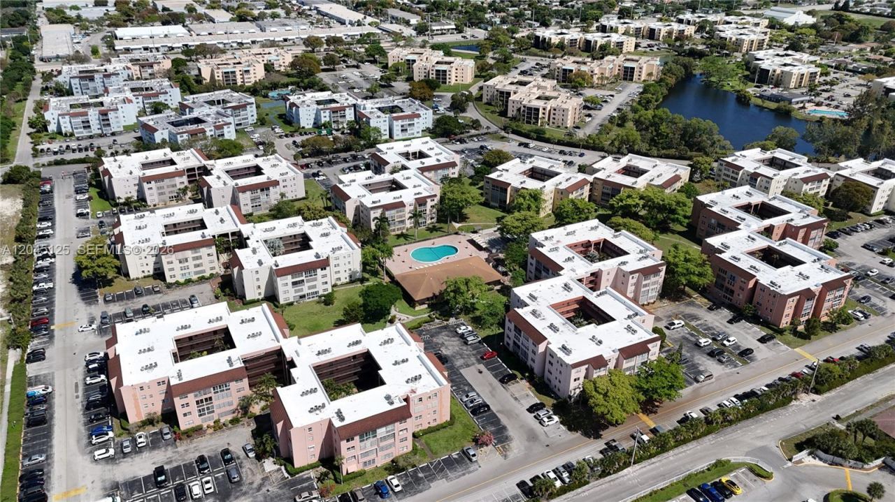 2861 Somerset Dr , Unit 301, Lauderdale Lakes, FL 33311 Photo