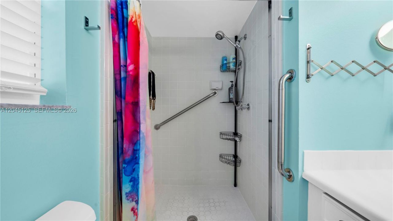 2861 Somerset Dr , Unit 301, Lauderdale Lakes, FL 33311 Photo