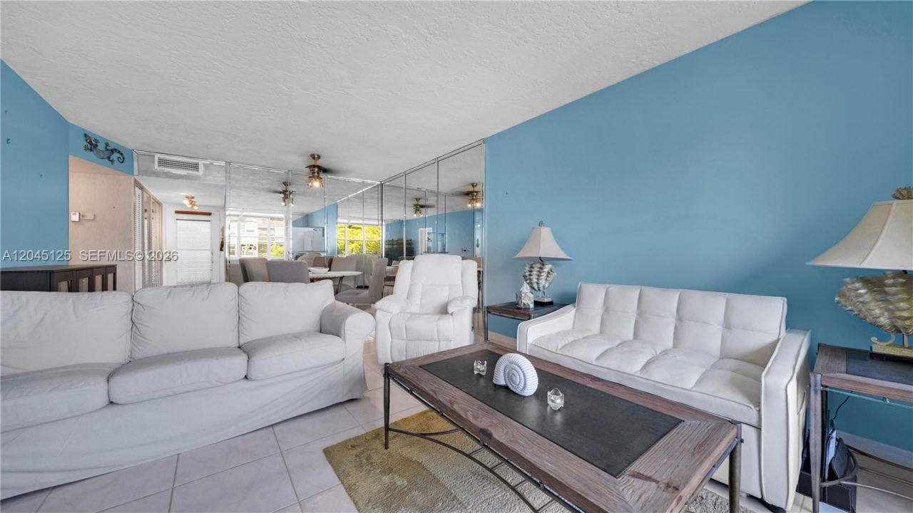 2861 Somerset Dr , Unit 301, Lauderdale Lakes, FL 33311 Photo