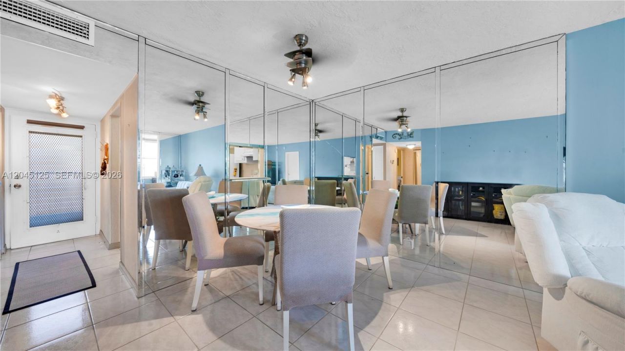 2861 Somerset Dr , Unit 301, Lauderdale Lakes, FL 33311 Photo