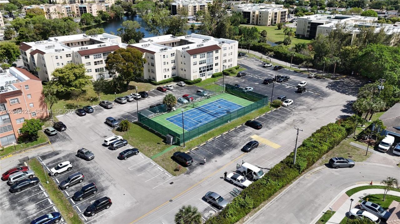 2861 Somerset Dr , Unit 301, Lauderdale Lakes, FL 33311 Photo