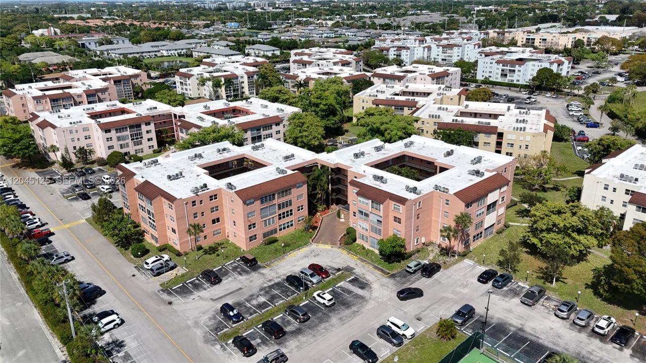 2861 Somerset Dr , Unit 301, Lauderdale Lakes, FL 33311 Photo