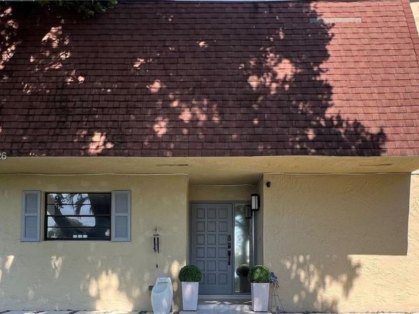 8985 Palm Tree Ln, Unit 8985, Pembroke Pines, FL 33024