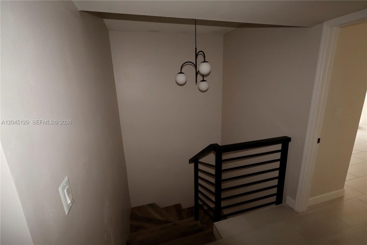 8985 Palm Tree Ln, Unit 8985, Pembroke Pines, FL 33024 Photo