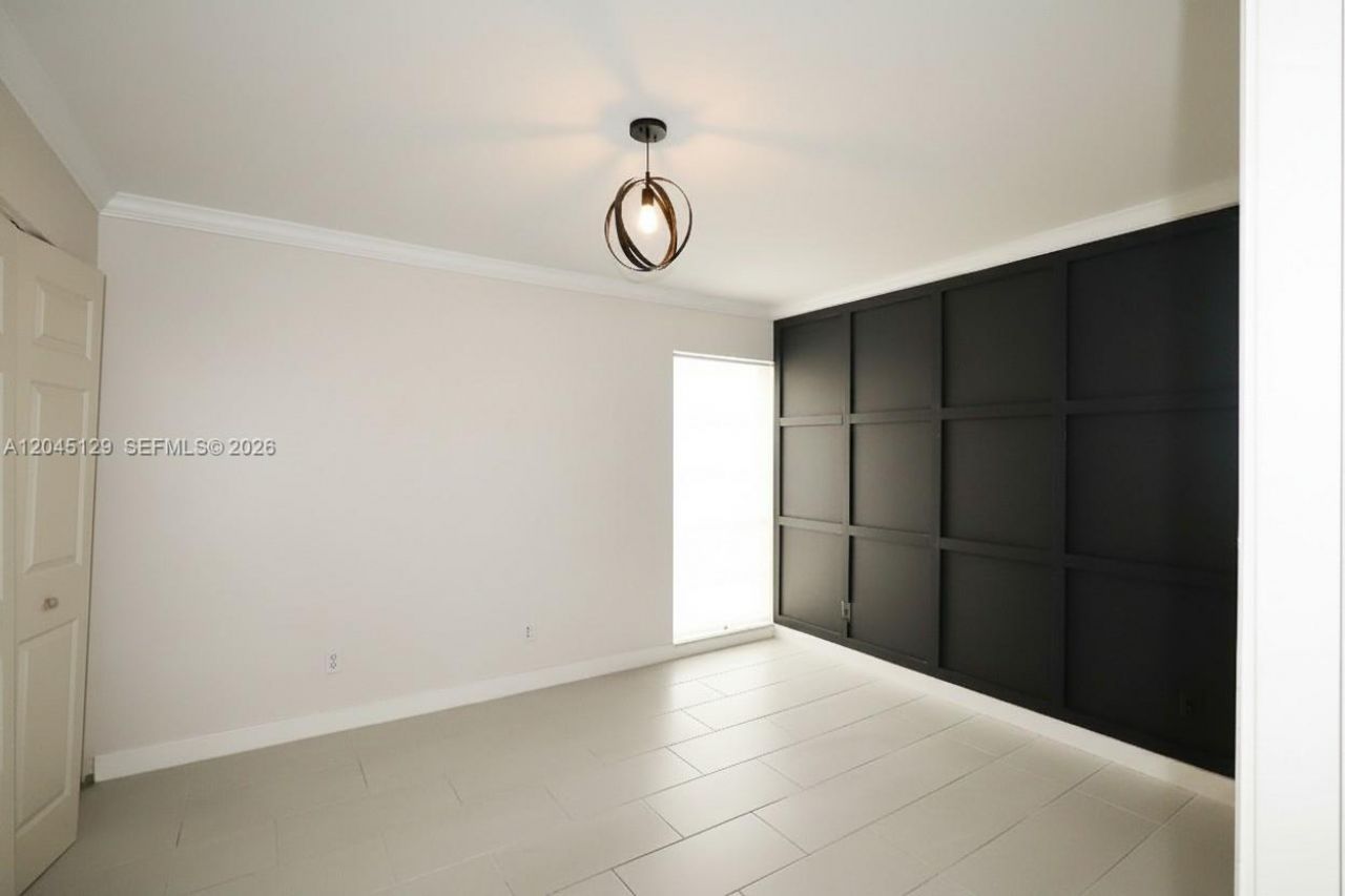 8985 Palm Tree Ln, Unit 8985, Pembroke Pines, FL 33024 Photo