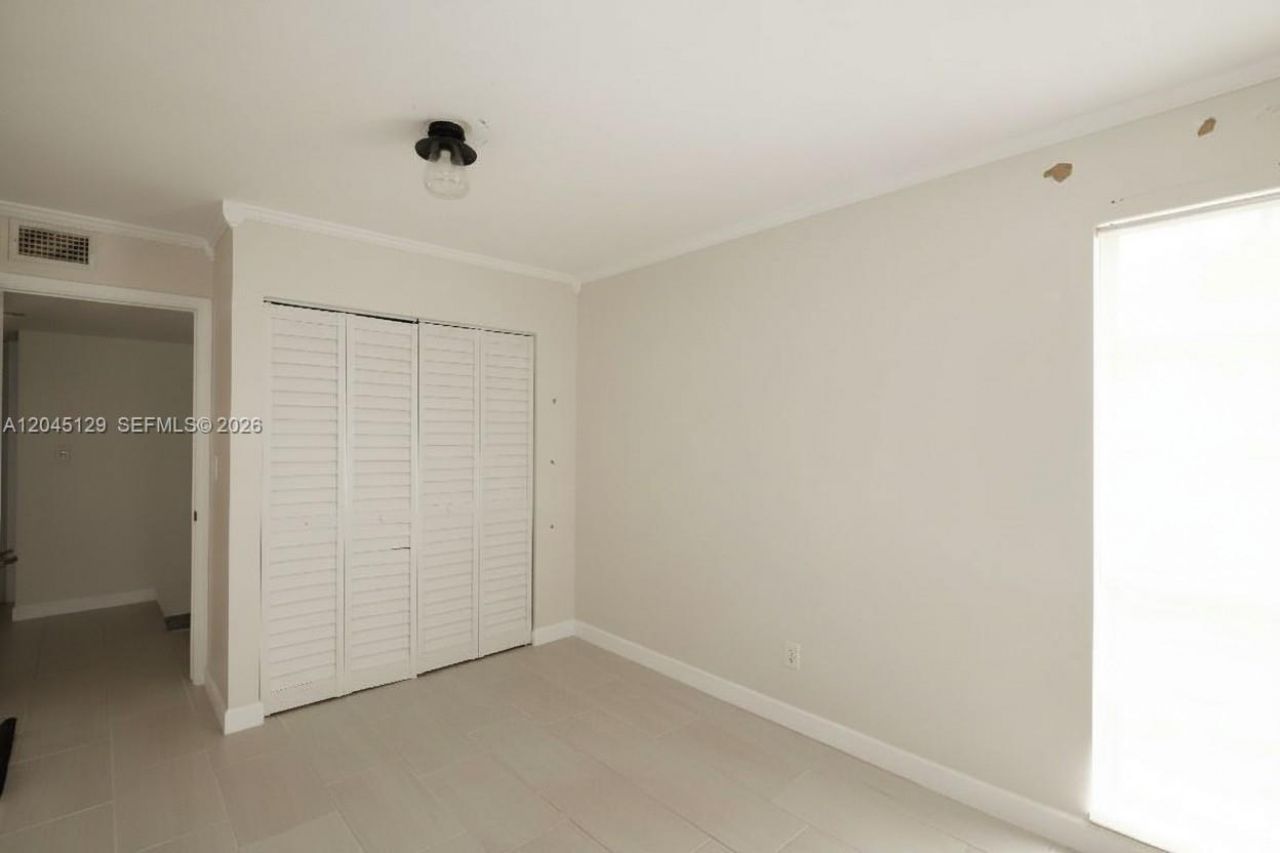 8985 Palm Tree Ln, Unit 8985, Pembroke Pines, FL 33024 Photo