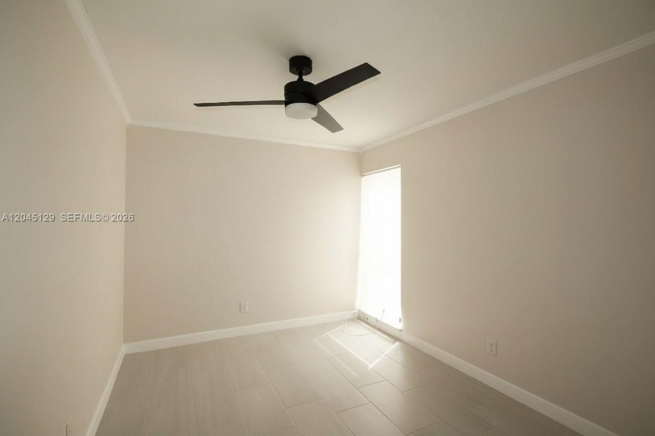 8985 Palm Tree Ln, Unit 8985, Pembroke Pines, FL 33024 Photo