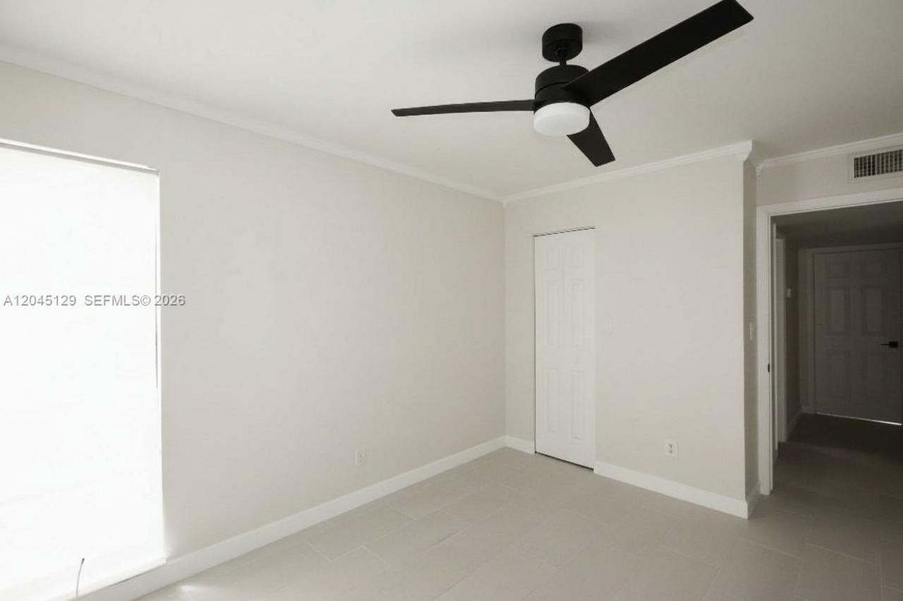 8985 Palm Tree Ln, Unit 8985, Pembroke Pines, FL 33024 Photo