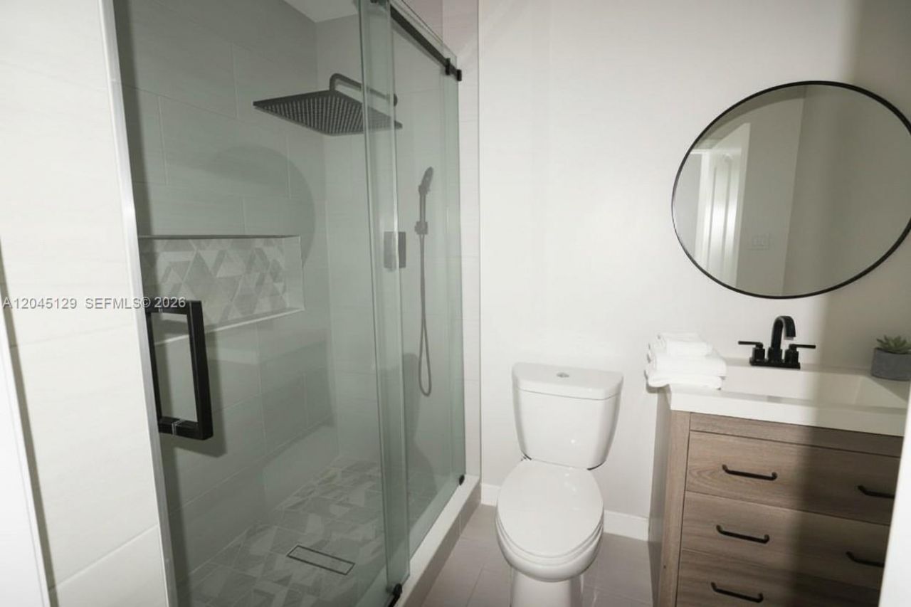8985 Palm Tree Ln, Unit 8985, Pembroke Pines, FL 33024 Photo