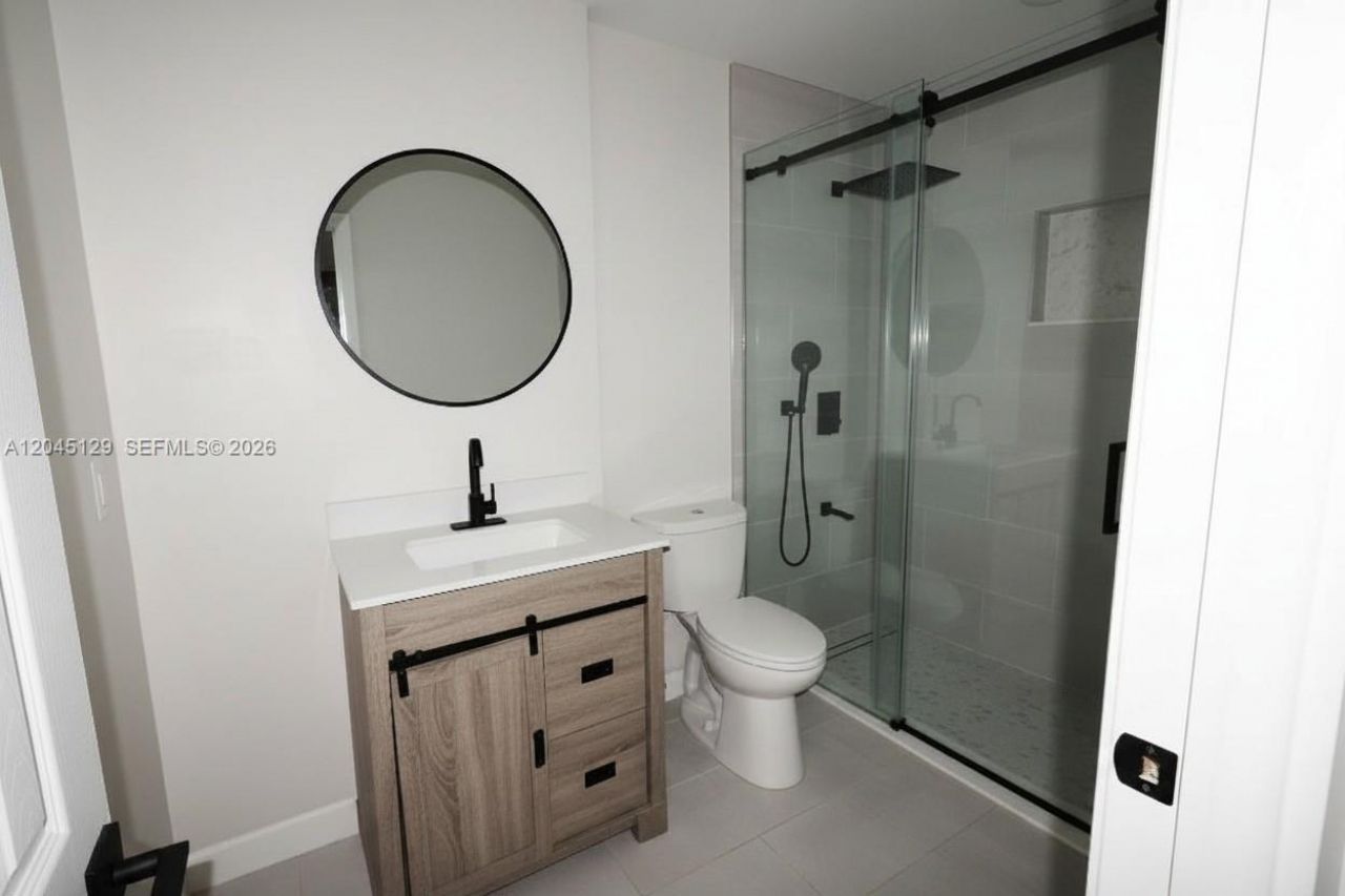 8985 Palm Tree Ln, Unit 8985, Pembroke Pines, FL 33024 Photo