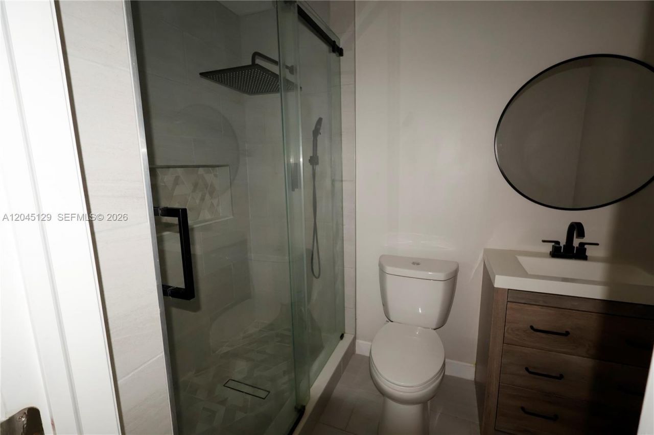 8985 Palm Tree Ln, Unit 8985, Pembroke Pines, FL 33024 Photo