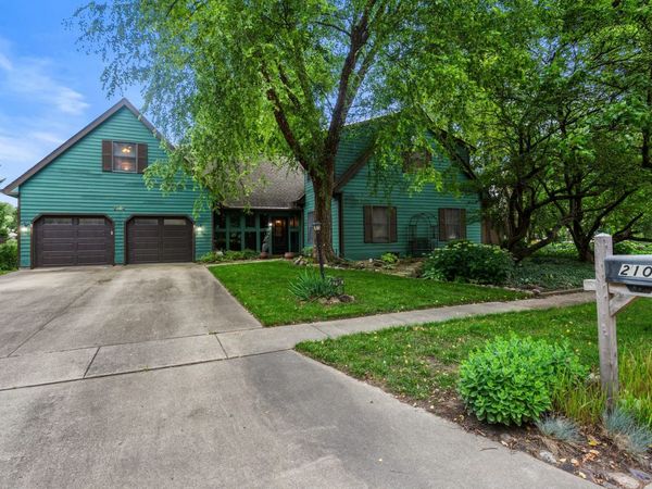 2104 Doubletree Lane , Champaign, IL 61822