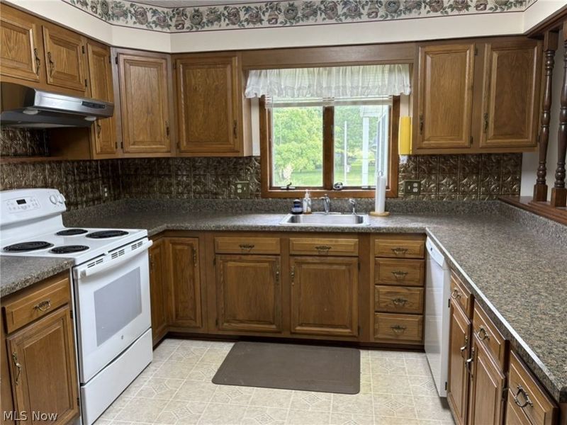 6308 Coen Road, Vermilion, OH 44089 Photo 9